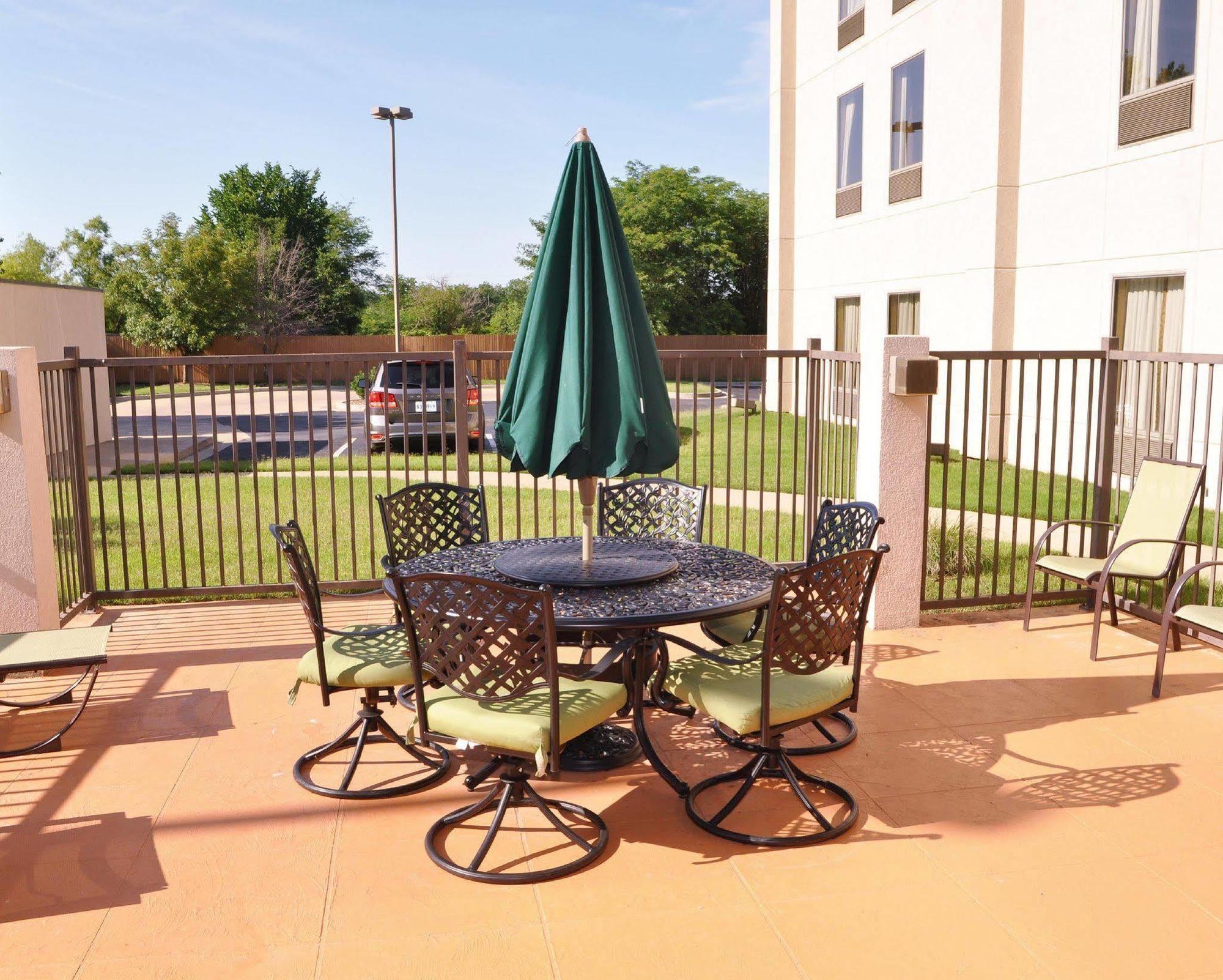 Hampton Inn Muskogee Buitenkant foto
